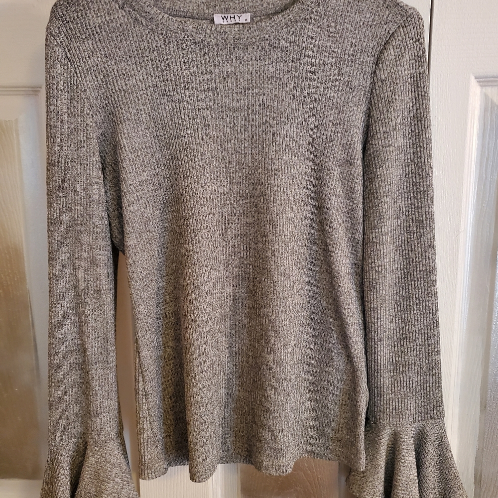 Ladies Silver Top With Ruffled Sleeves S M